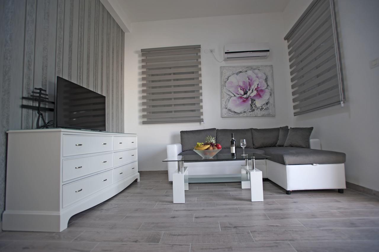 Rothschild 1929 Luxury Apartments Hotel Haifa Esterno foto