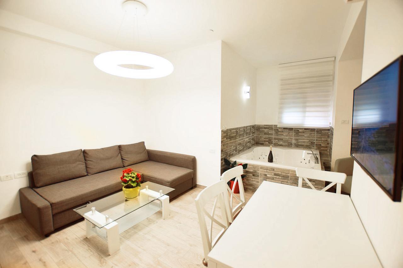 Rothschild 1929 Luxury Apartments Hotel Haifa Esterno foto
