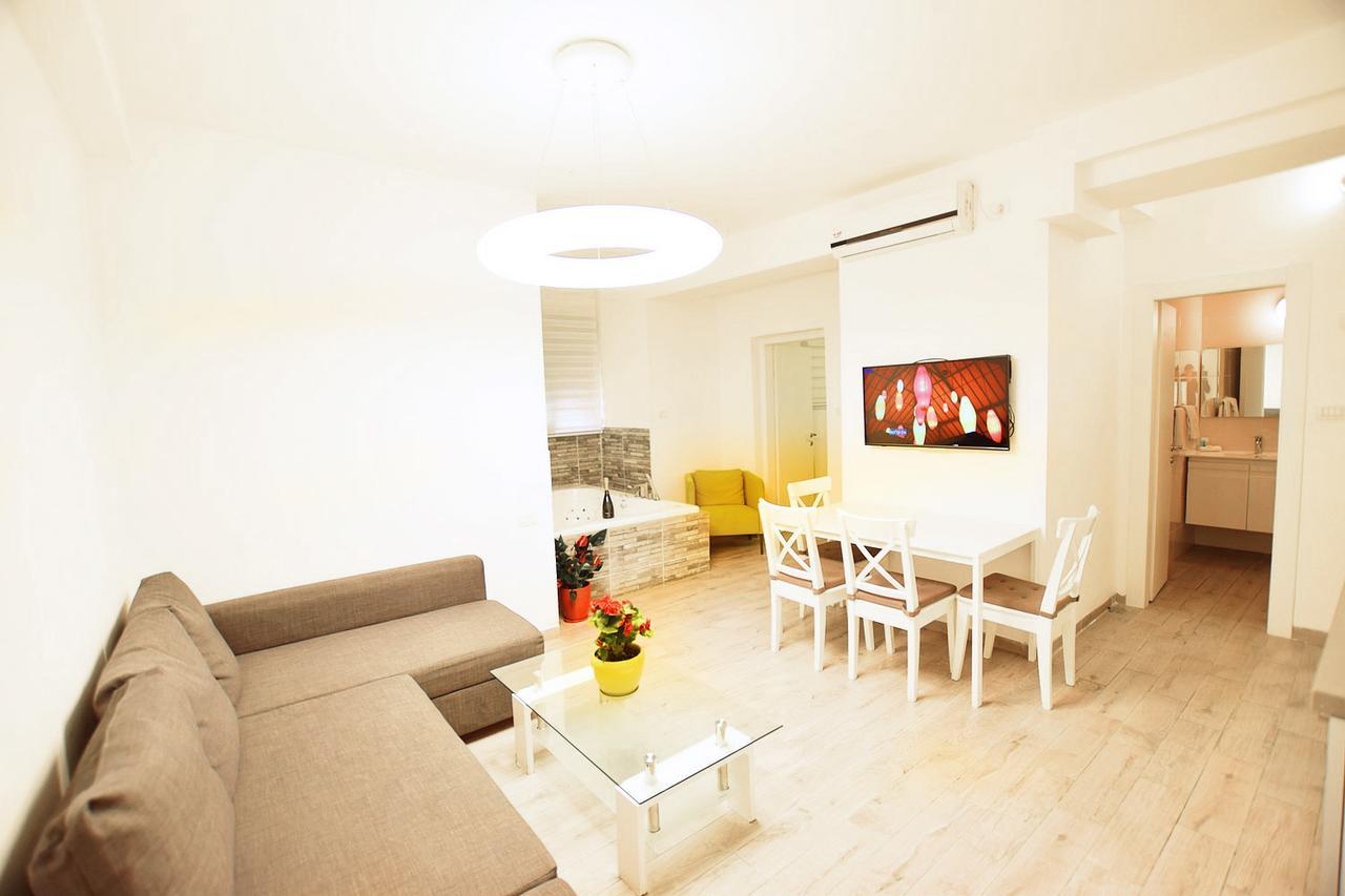 Rothschild 1929 Luxury Apartments Hotel Haifa Esterno foto