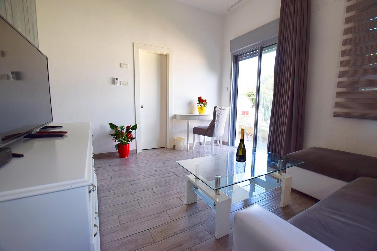 Rothschild 1929 Luxury Apartments Hotel Haifa Esterno foto