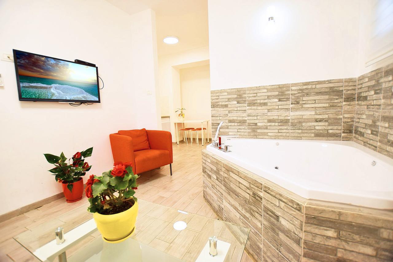 Rothschild 1929 Luxury Apartments Hotel Haifa Esterno foto