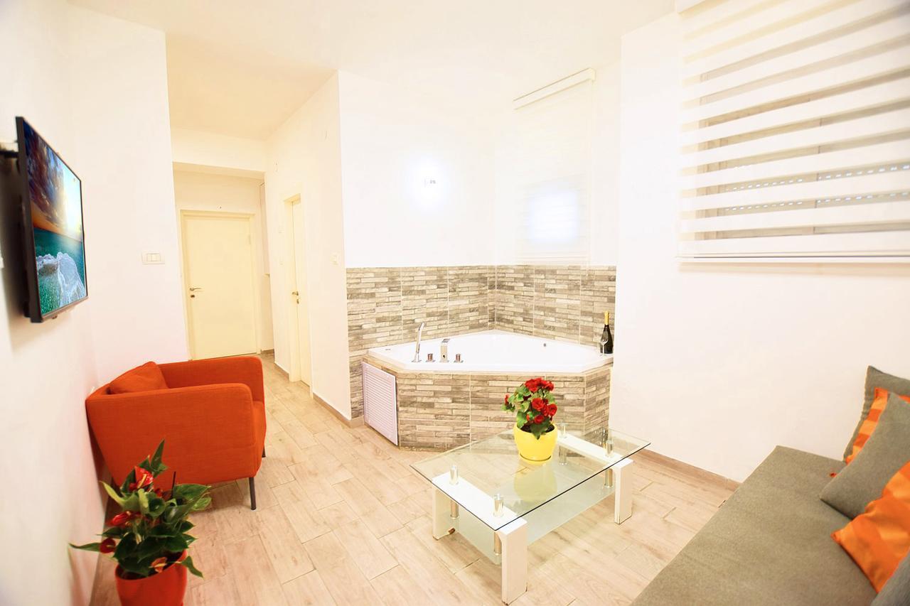 Rothschild 1929 Luxury Apartments Hotel Haifa Esterno foto