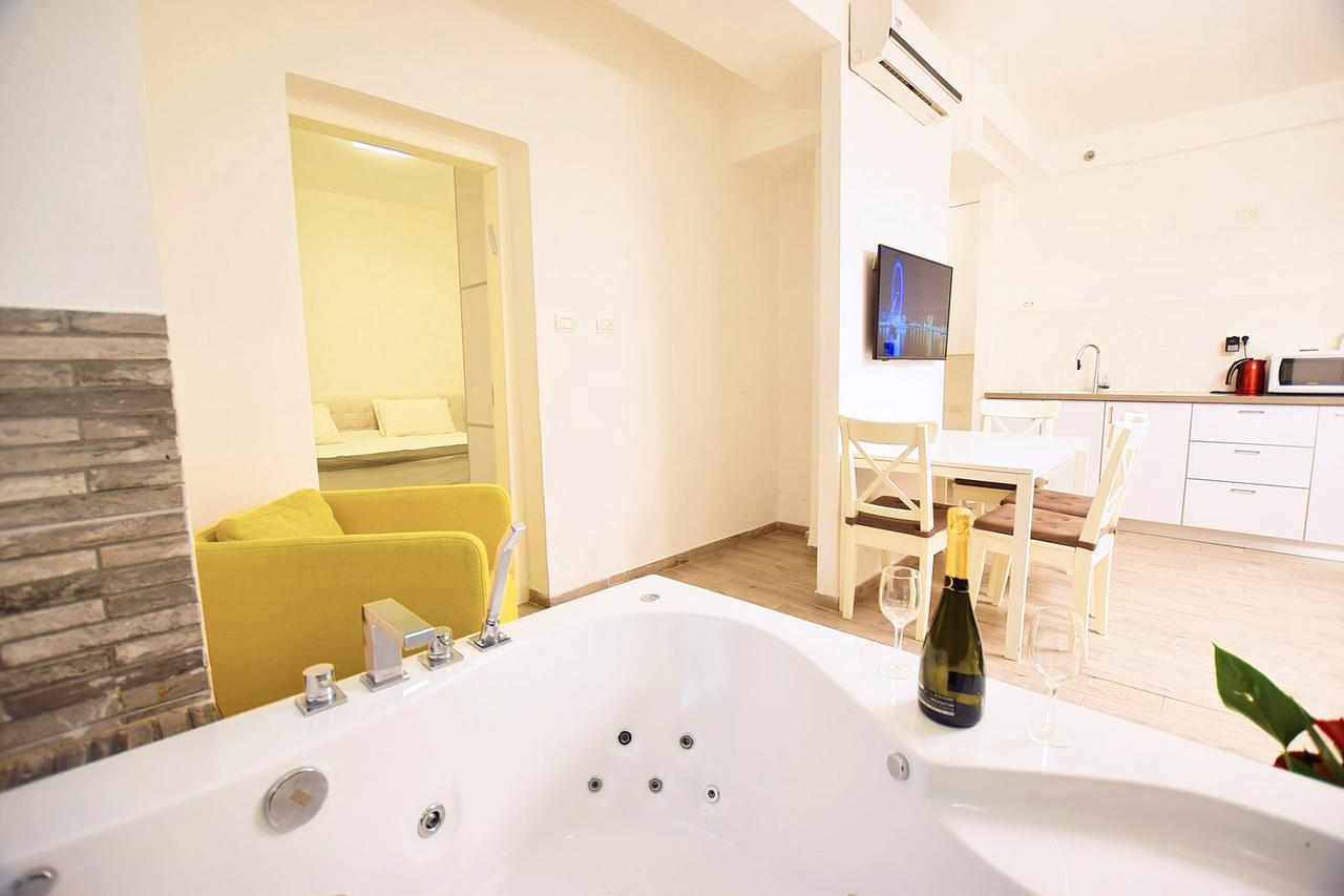 Rothschild 1929 Luxury Apartments Hotel Haifa Esterno foto